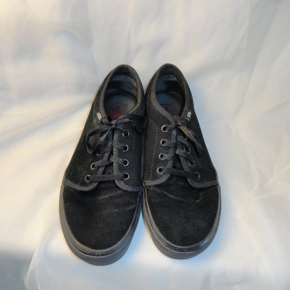 vans chukka low all black